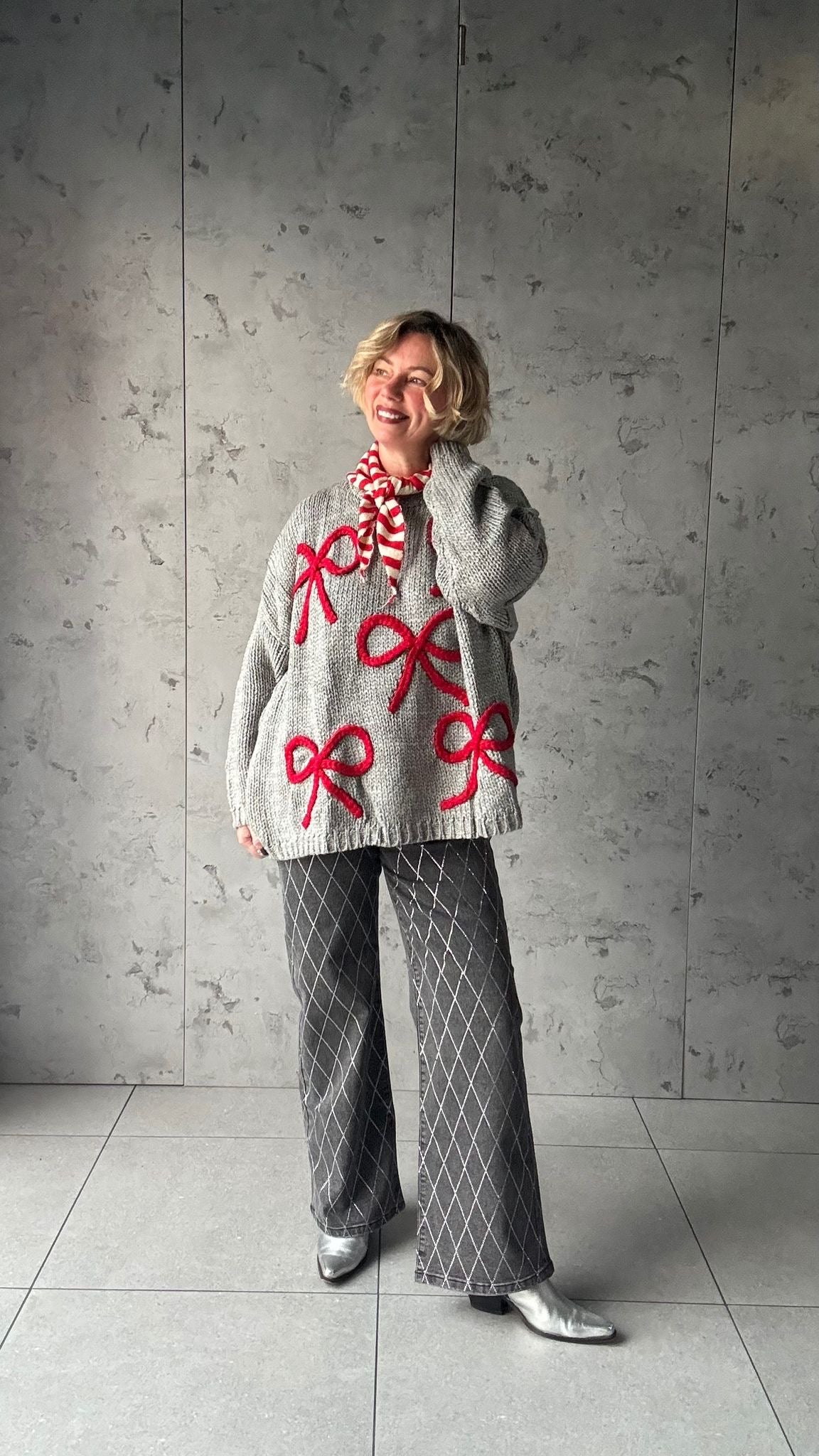 SALE DIAMOND EMBELLISHED BLACK WASH JEANS *New