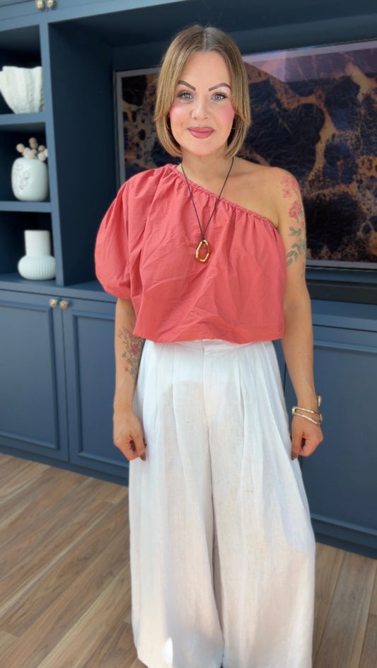 AMALFI ONE SHOULDER BUBBLE 
TOP CORAL *New