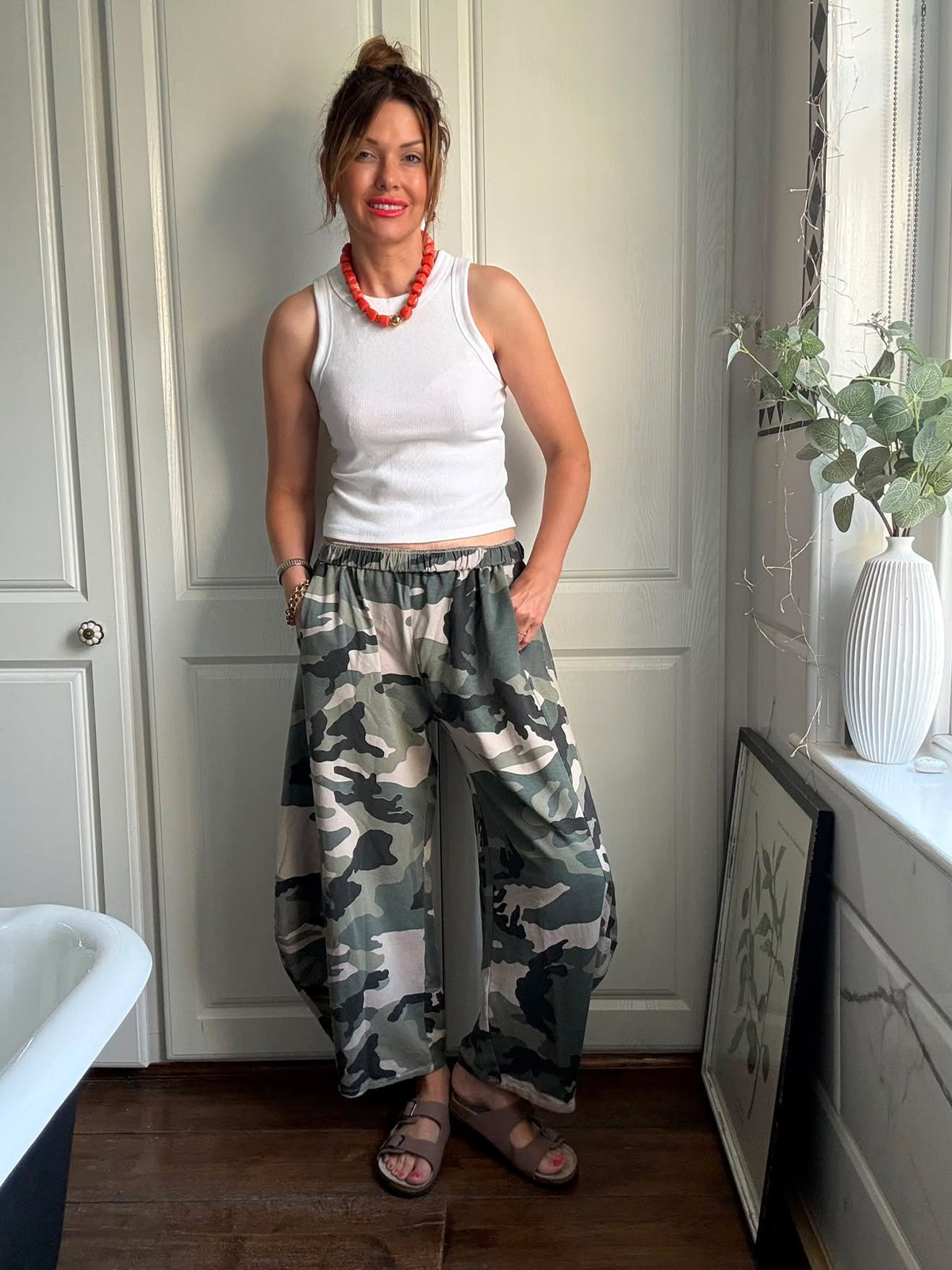 DEBORAH POCKET BARREL LEG TROUSERS CAMOUFLAGE *New