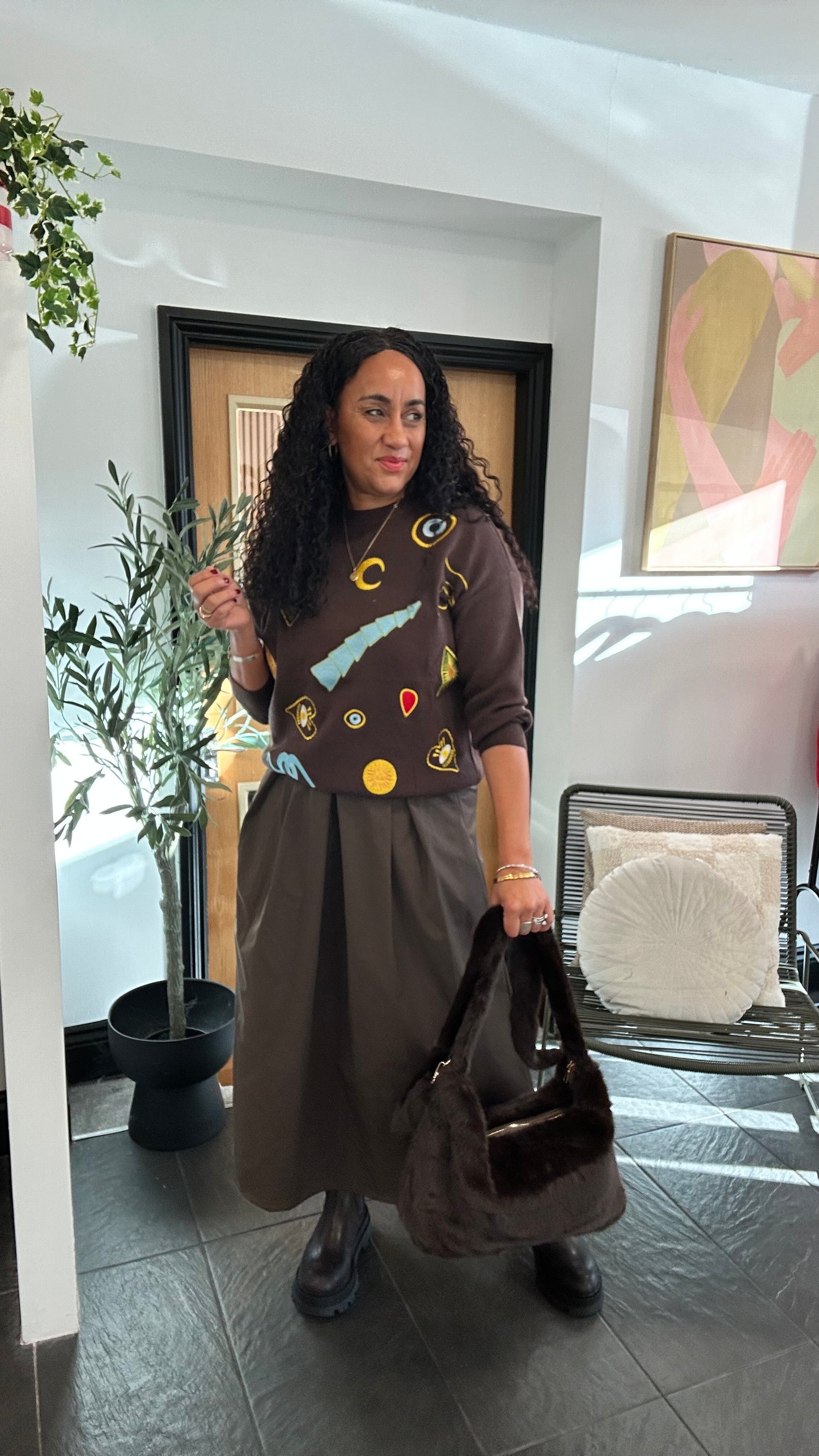 MOONSHINE & SYMBOL EMBROIDERED SWEATER DEEP BROWN *New