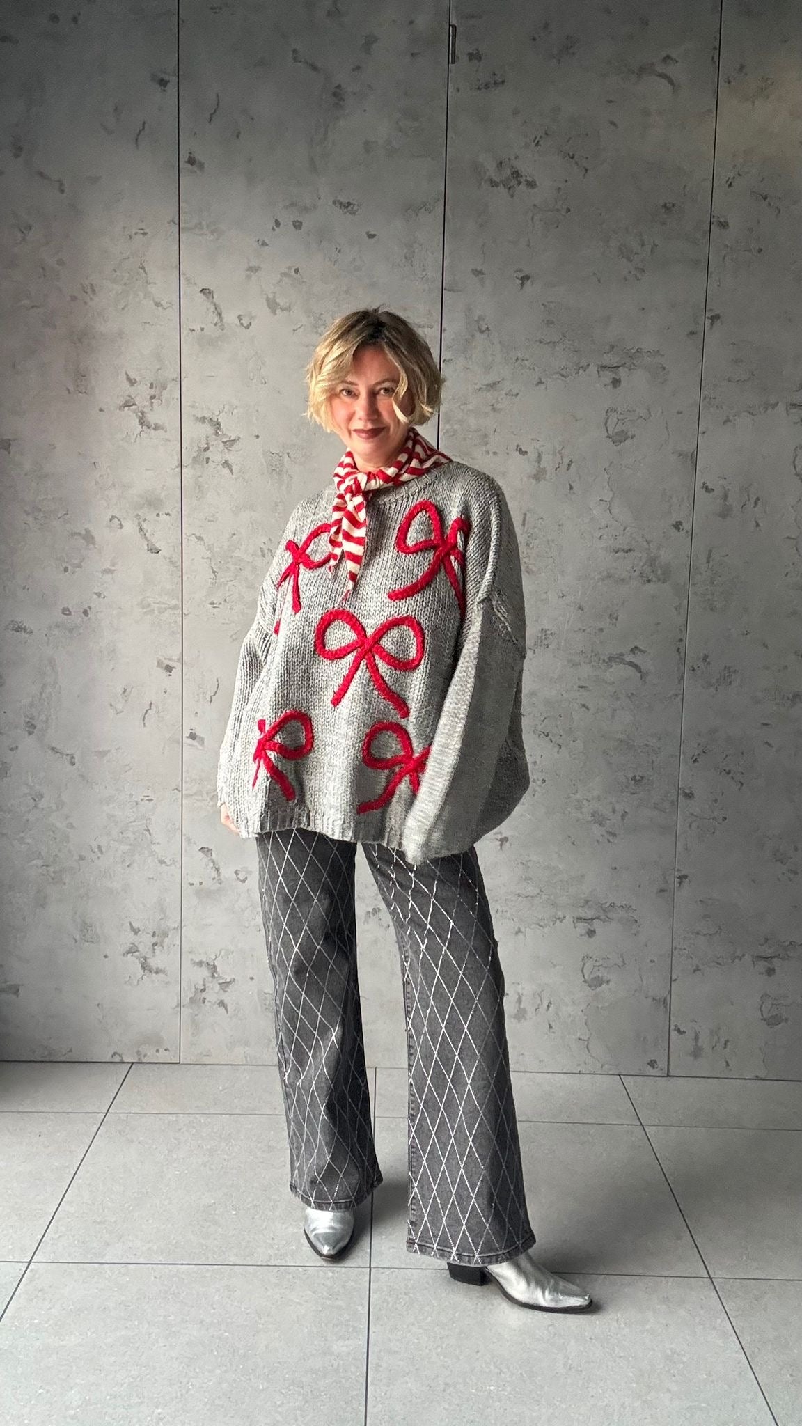 SALE DIAMOND EMBELLISHED BLACK WASH JEANS *New