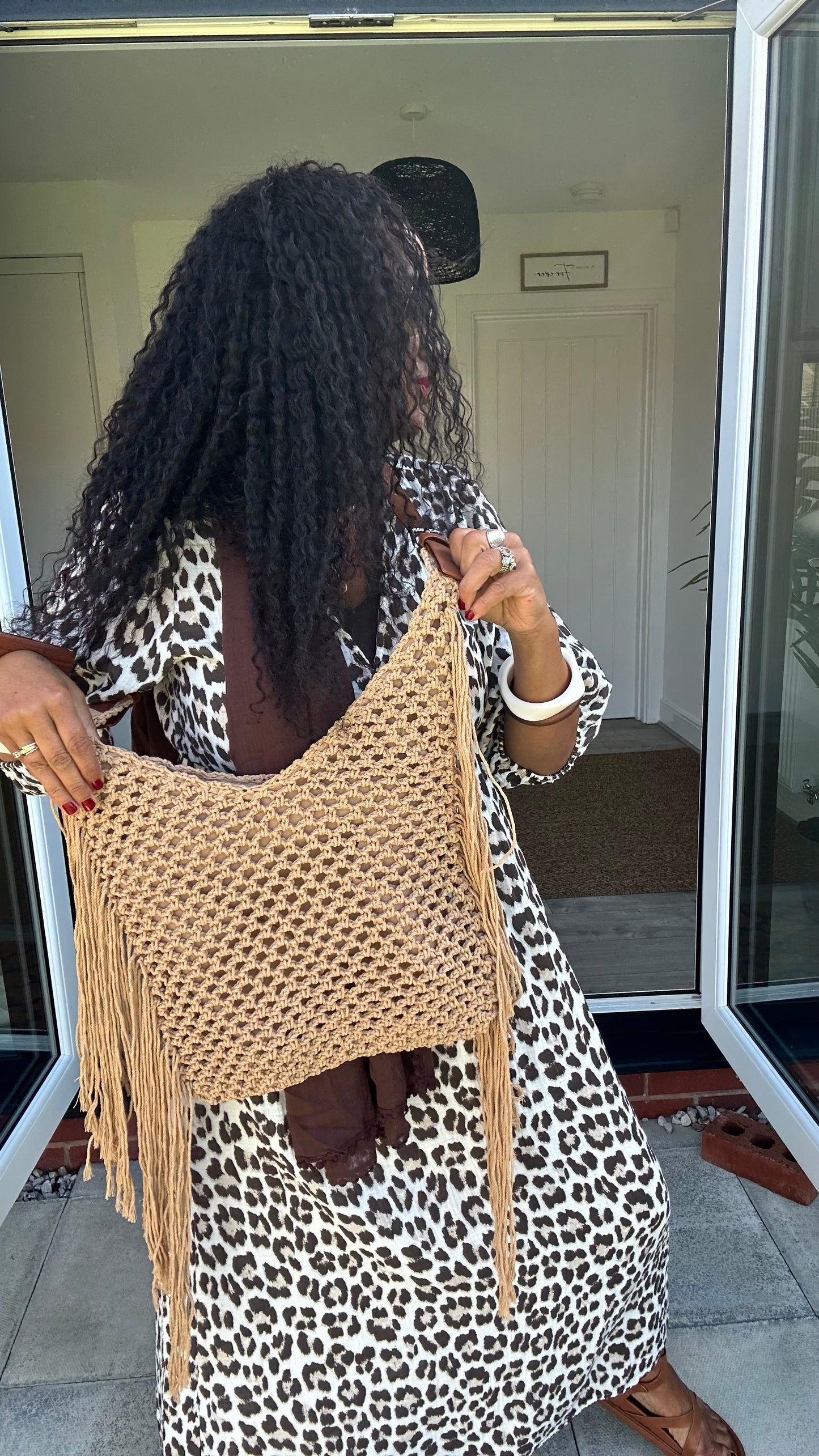DESSERT FRINGE CROCHET HOBO BAG *NEUTRAL SAND BEIGE