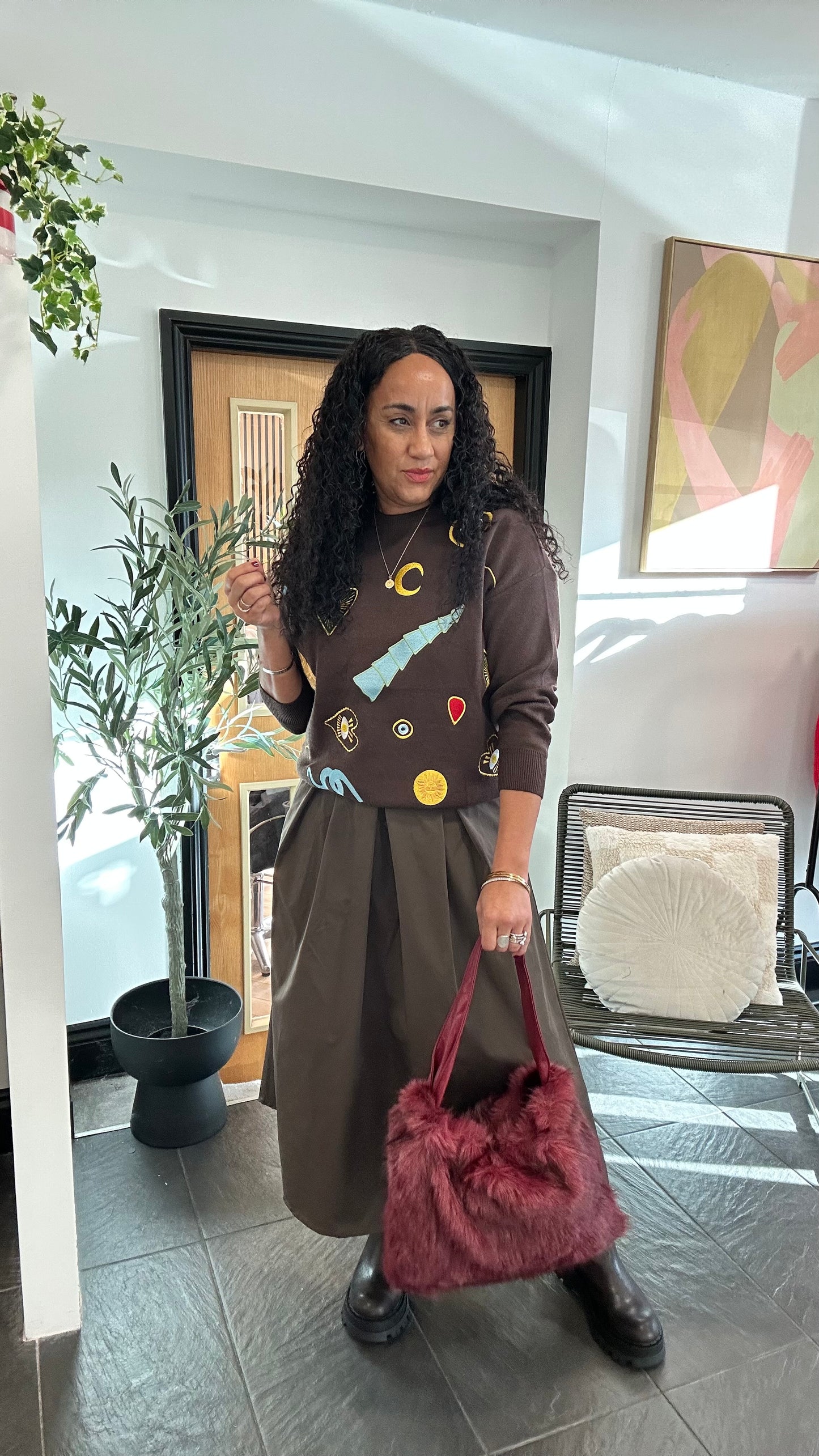 MOONSHINE & SYMBOL EMBROIDERED SWEATER DEEP BROWN *New