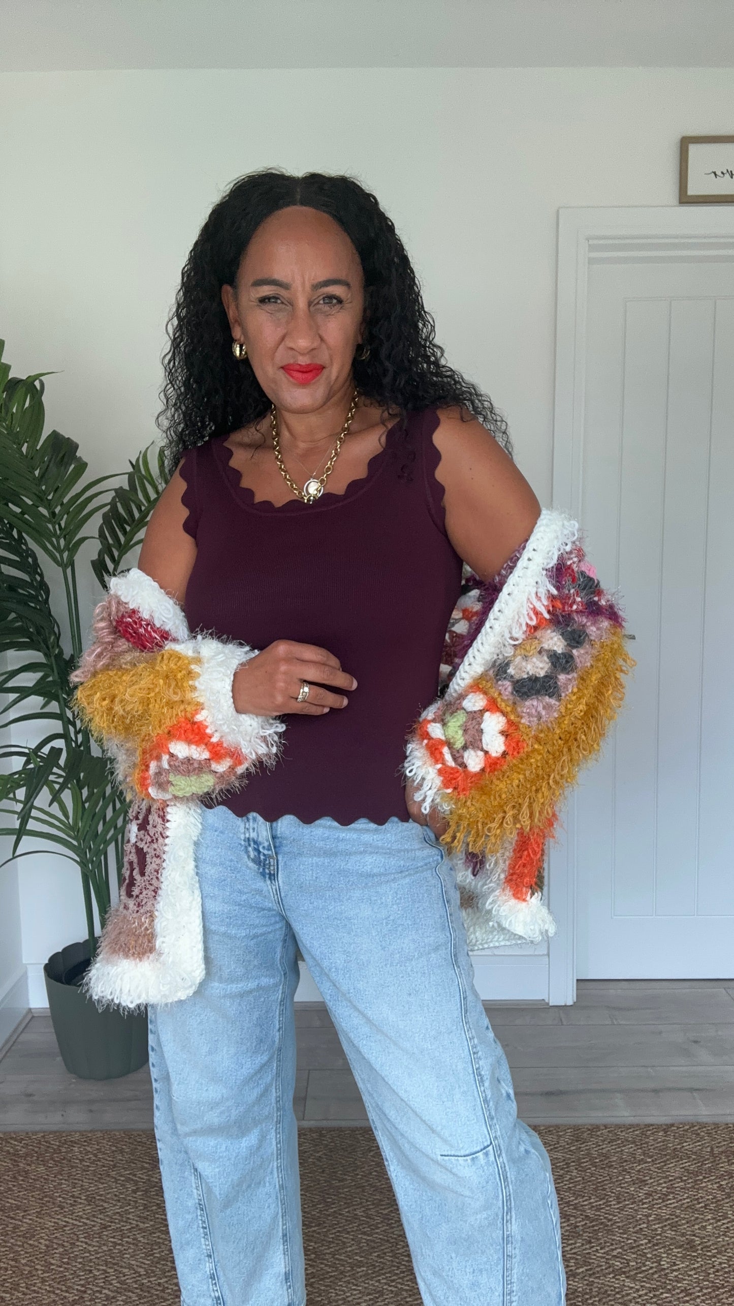 SCALLOPED VEST PLUM *New