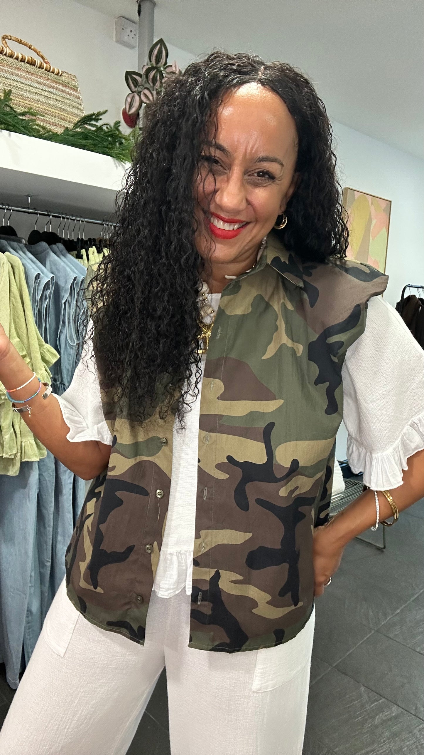 LUXE TERRAIN UTILITY CAMOUFLAGE WAISTCOAT *New