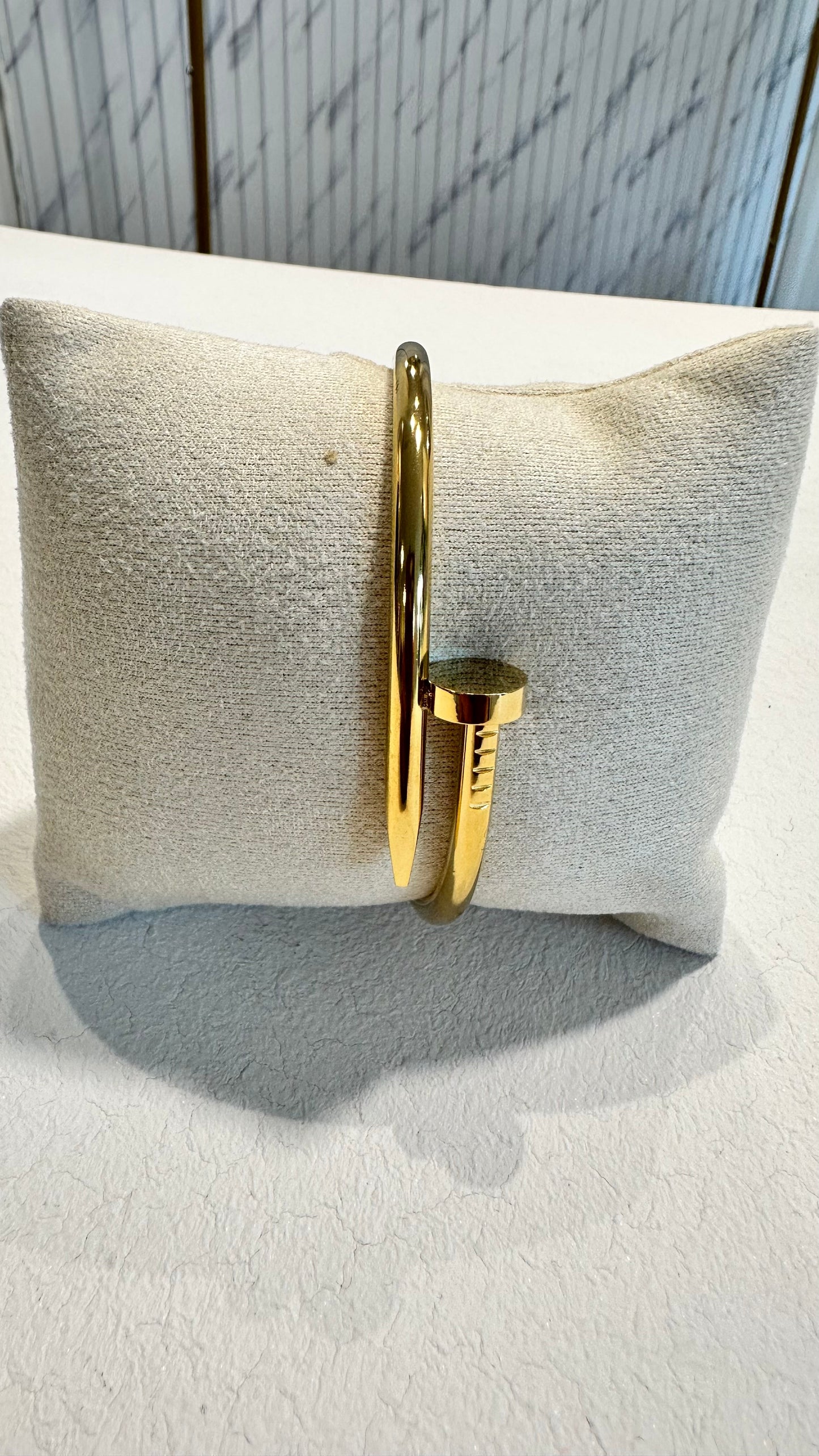 STRENGTH & RESILIENCE BRACELET GOLD *New