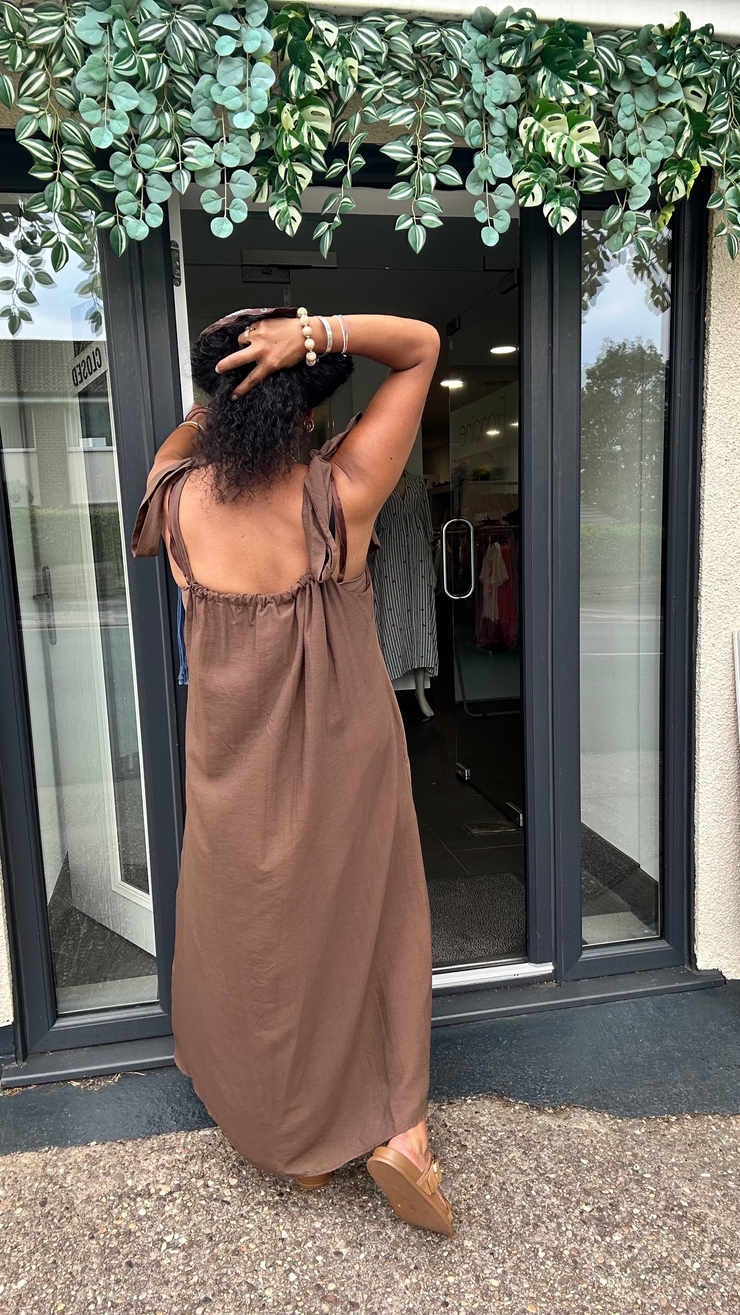 TIE SHOULDER MAXI DRESS DEEP BROWN *New