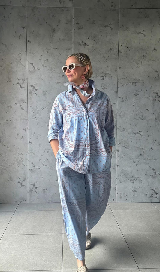 BANDANNA PRINT SHIRT POWDER BLUE  *New