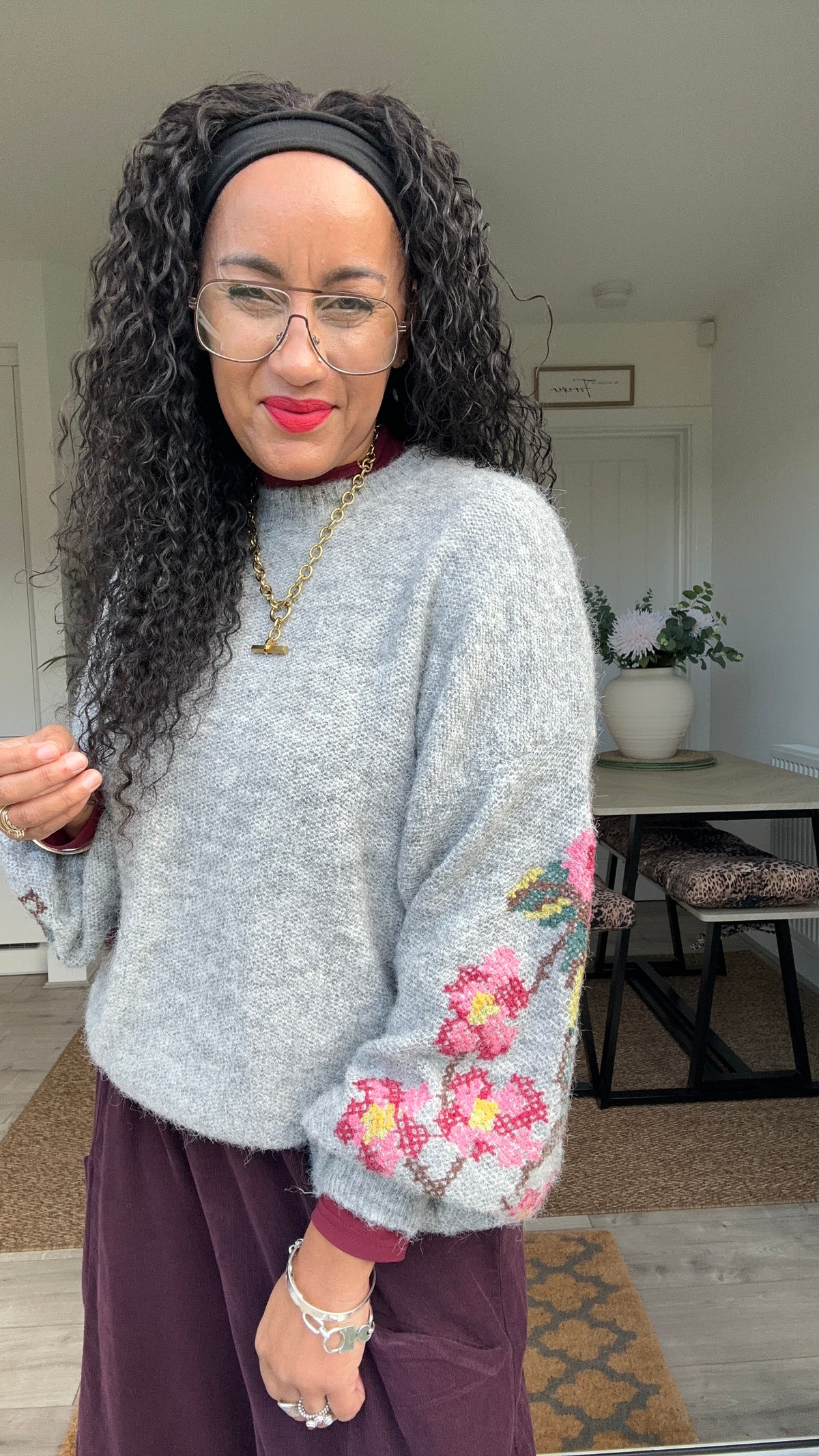 CARRIE EMBROIDERY SLEEVE KNIT GREY *New