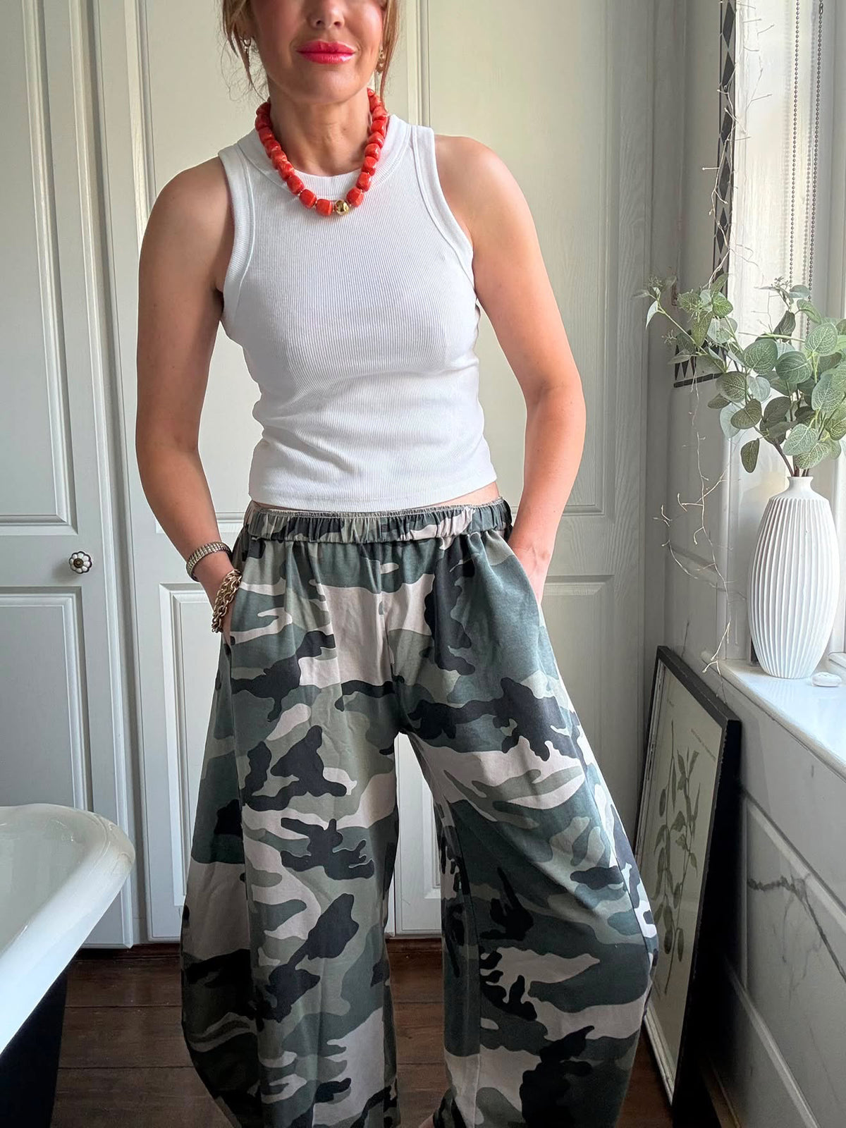 DEBORAH POCKET BARREL LEG TROUSERS CAMOUFLAGE *New