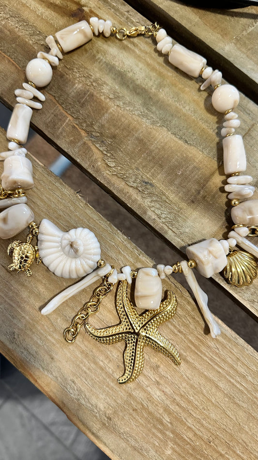 COASTAL CHARM NECKLACE CREAM *New