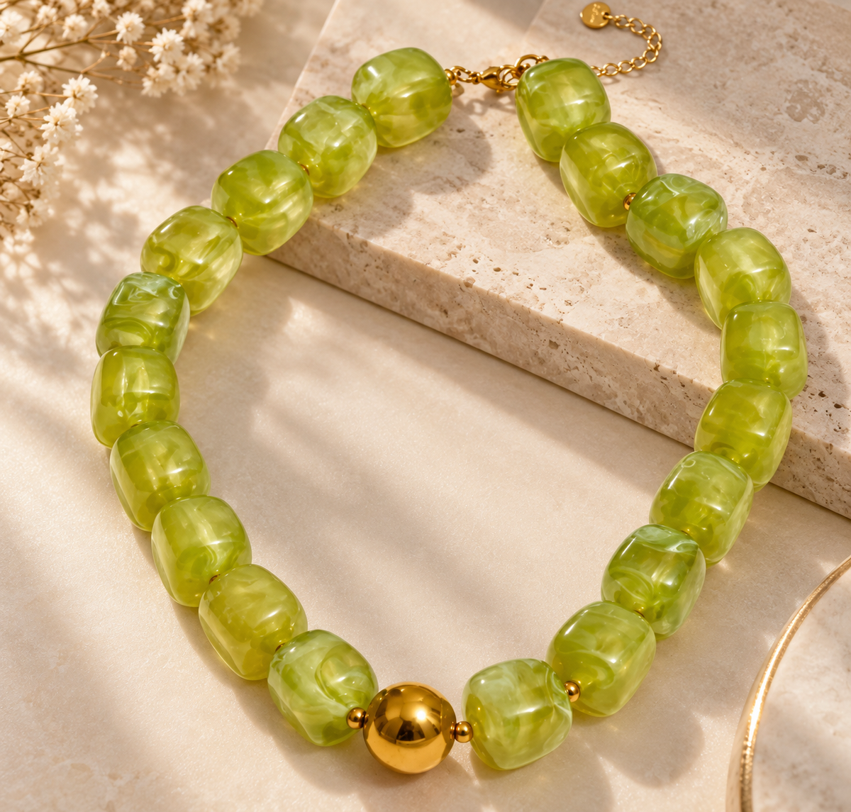 ACRYLIC BEADED NECKLACE GREEN *New