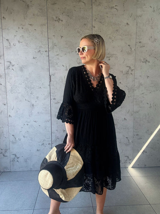 HEATHER SCALLOP LACE MIDI DRESS BLACK *New