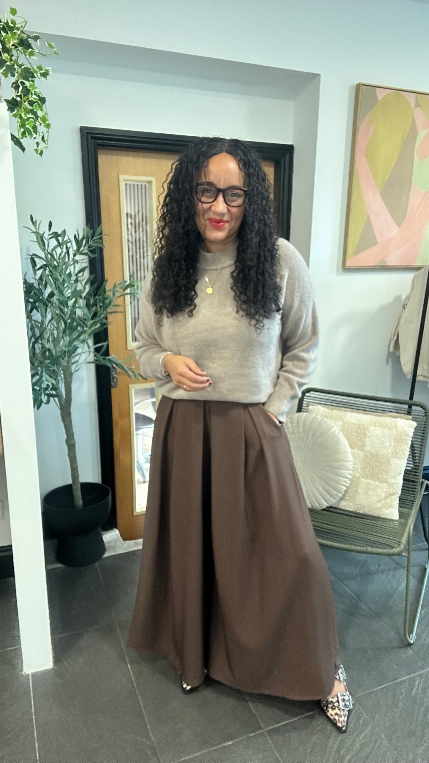 BOWNESS PLEATED WIDE LEG TROUSERS BROWN *NEW