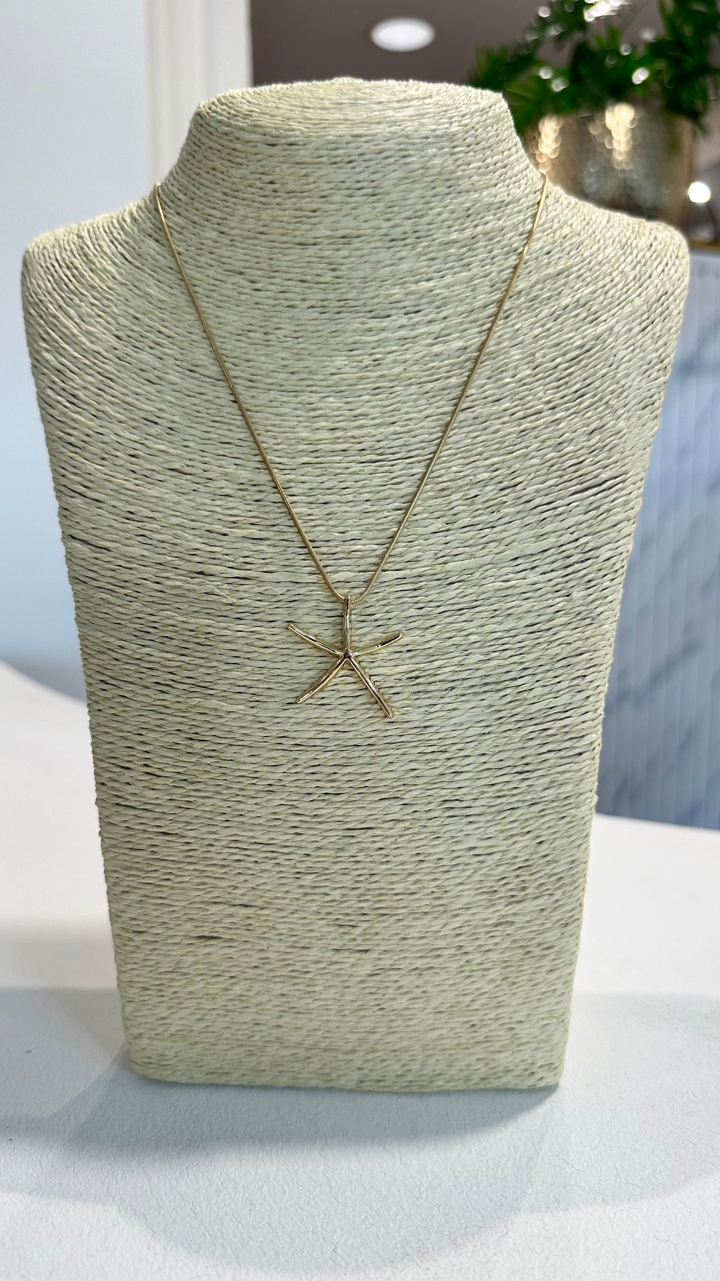 SIENNA STAR FISH CHAIN NECKLACE GOLD