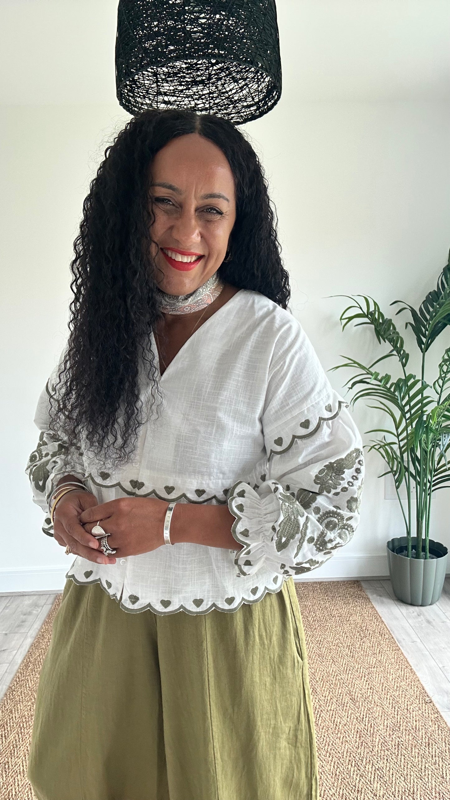 JACEN EMBROIDERY BOHEMIAN SLEEVED BLOUSE KHAKI *New
