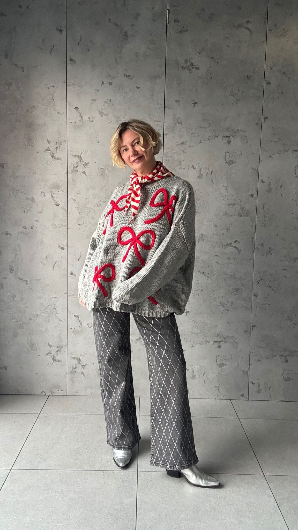 SALE DIAMOND EMBELLISHED BLACK WASH JEANS *New