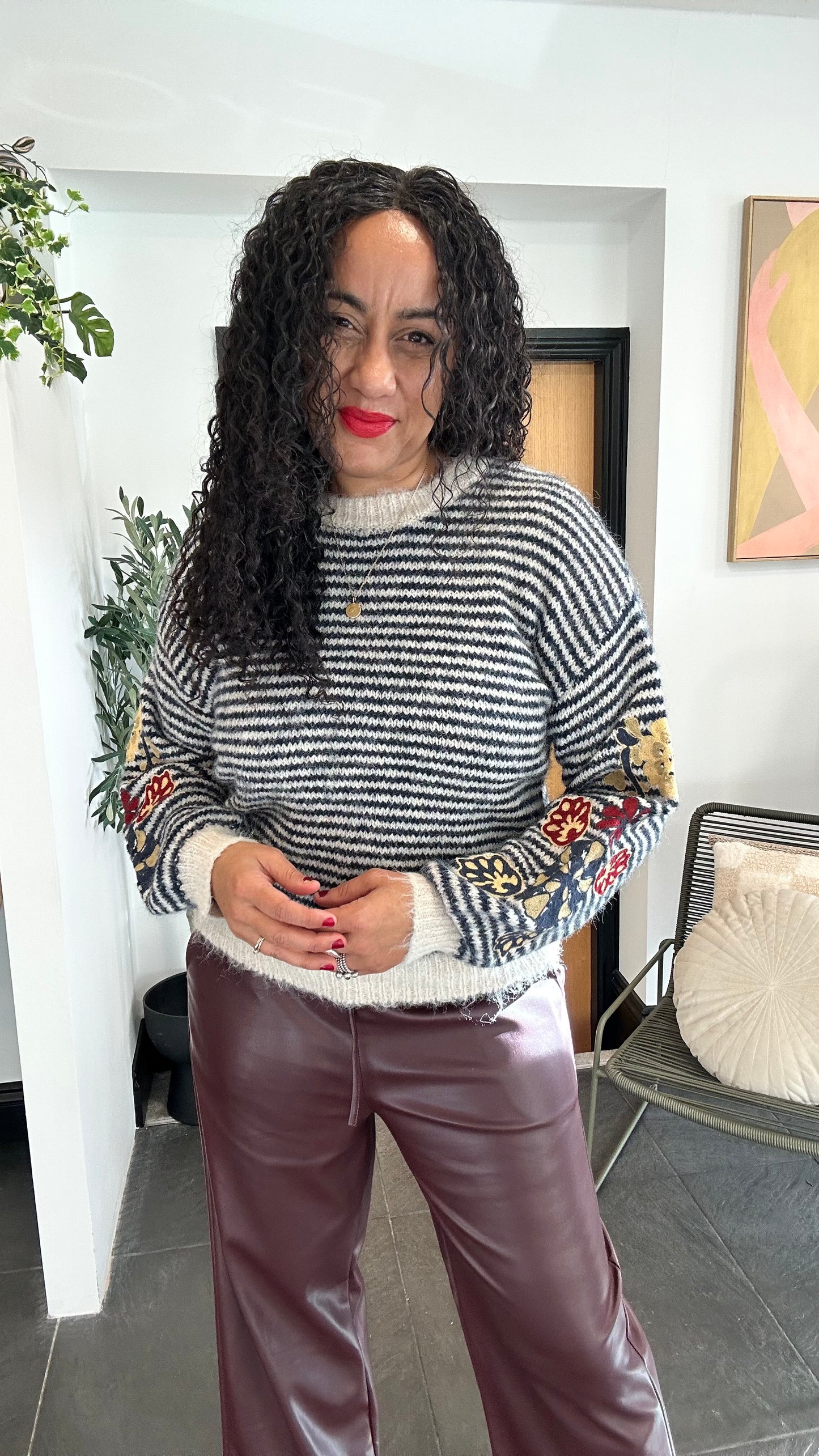 CONISTAN FLORAL SLEEVED JUMPER NAVY *New