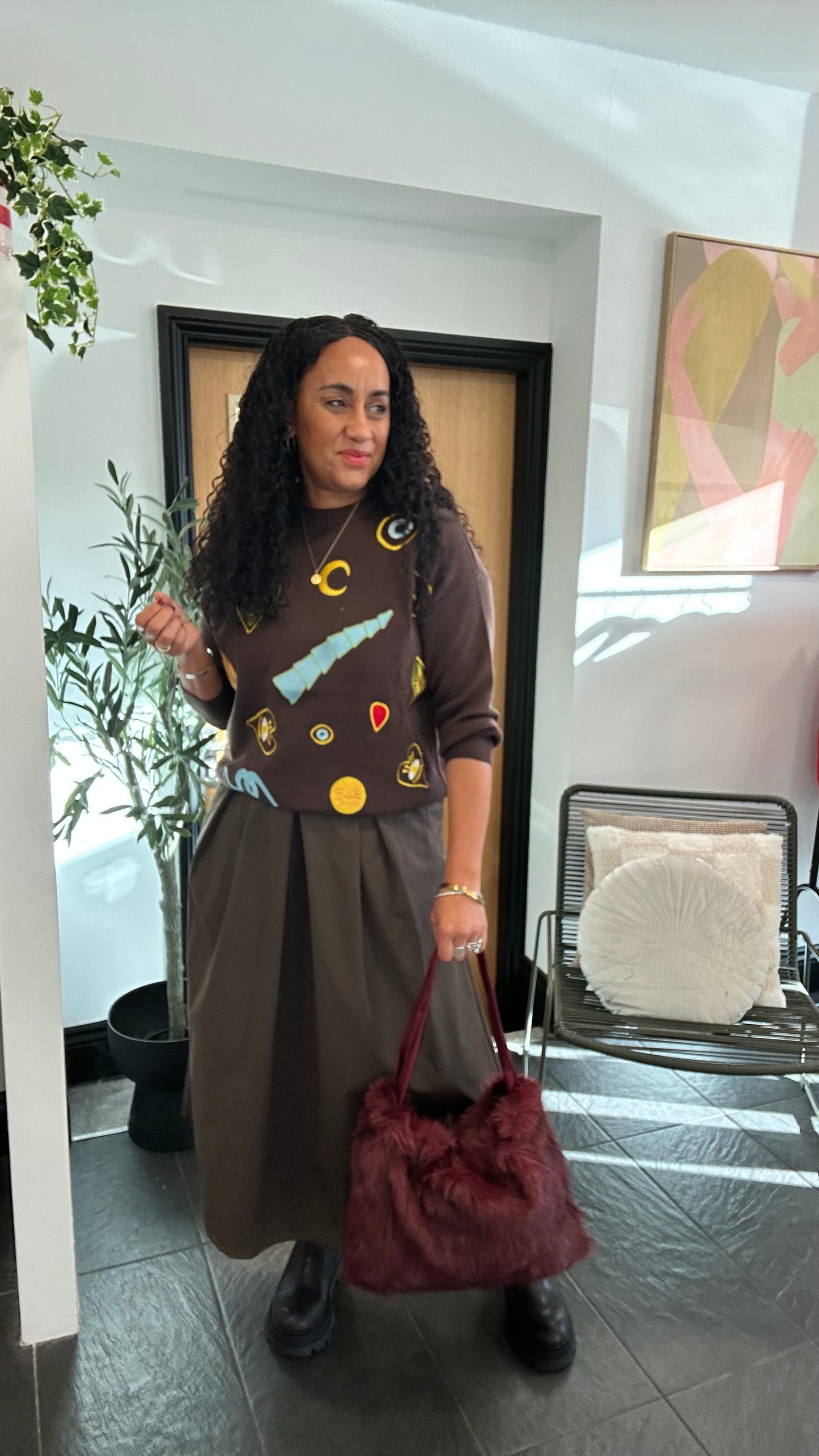 MOONSHINE & SYMBOL EMBROIDERED SWEATER DEEP BROWN *New