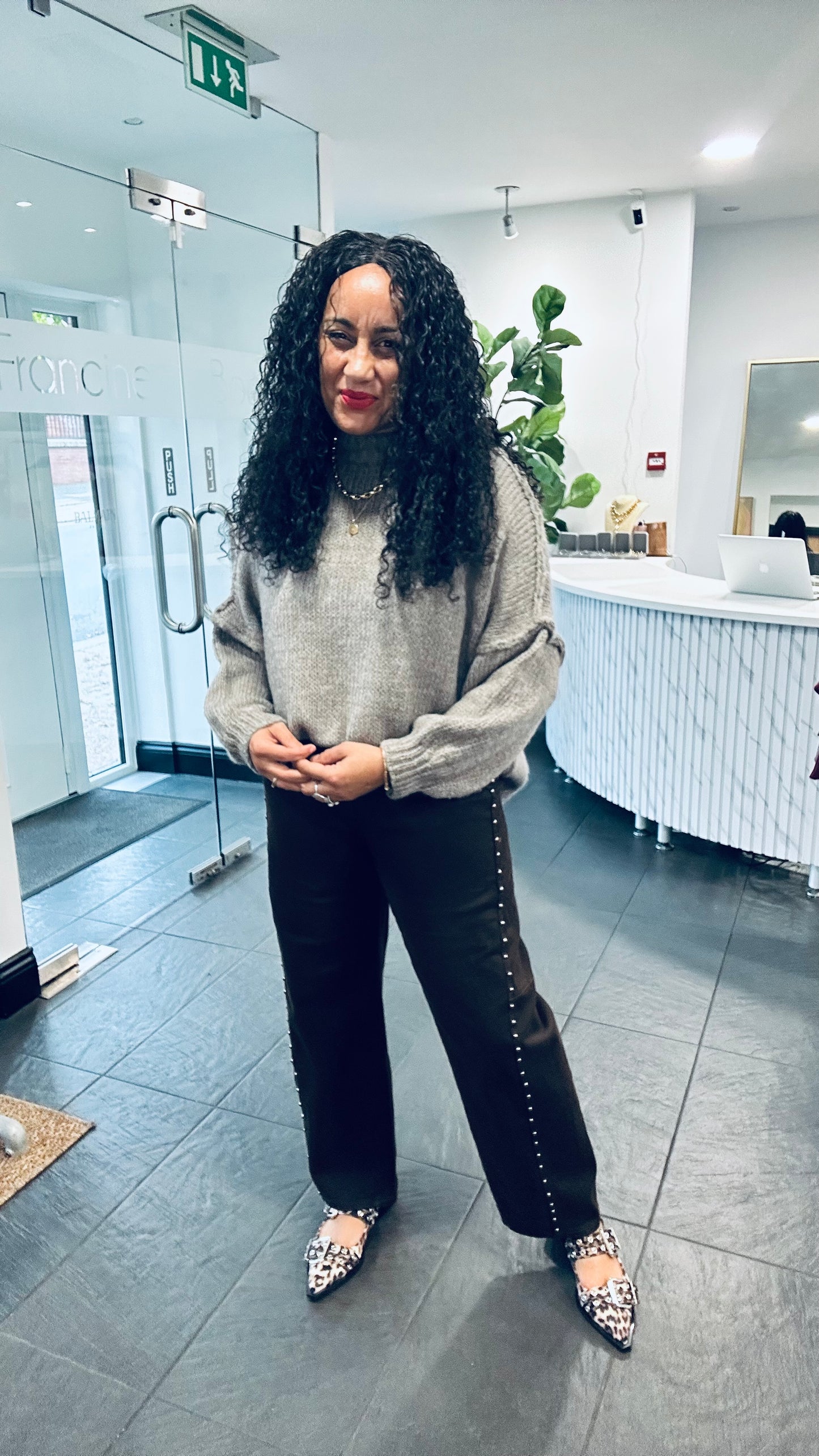 ALEX  RAW EDGE BALLOON SLEEVED JUMPER TAUPE *New