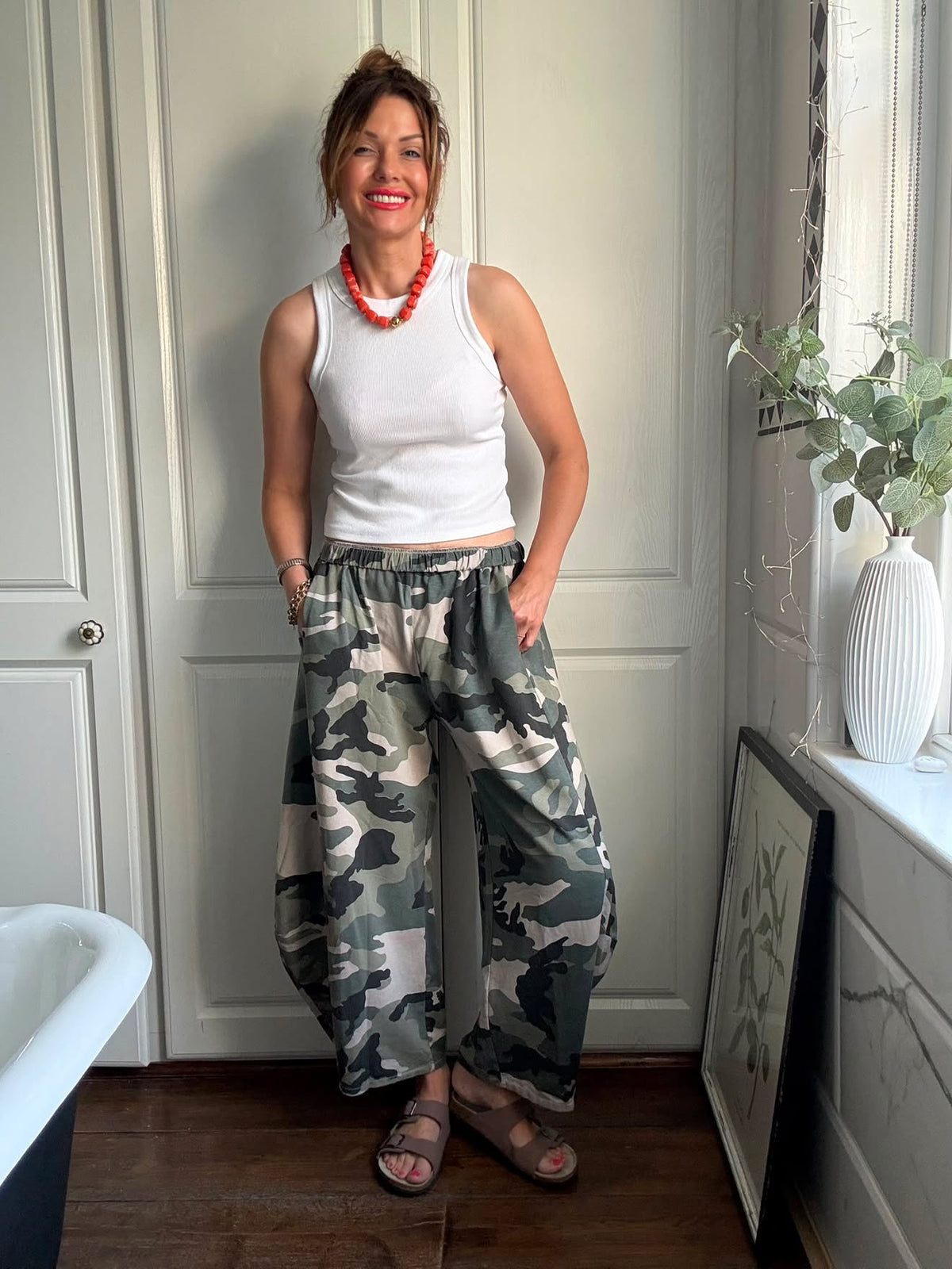 DEBORAH POCKET BARREL LEG TROUSERS CAMOUFLAGE *New
