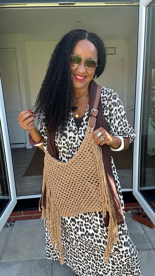 DESSERT FRINGE CROCHET HOBO BAG *NEUTRAL SAND BEIGE