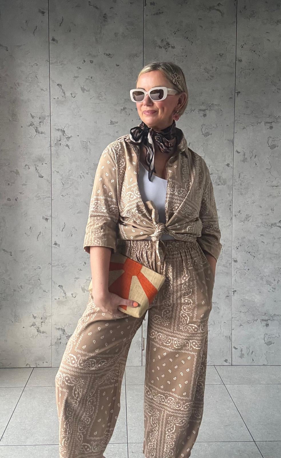 BANDANA PRINT SHIRT SAND BEIGE *New