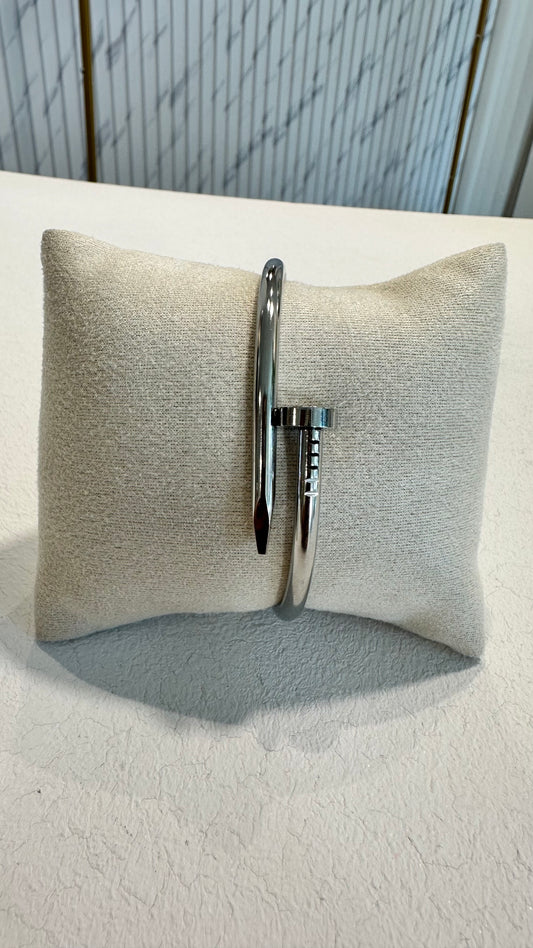 STRENGTH & RESILIENCE
 BRACELET SILVER *New