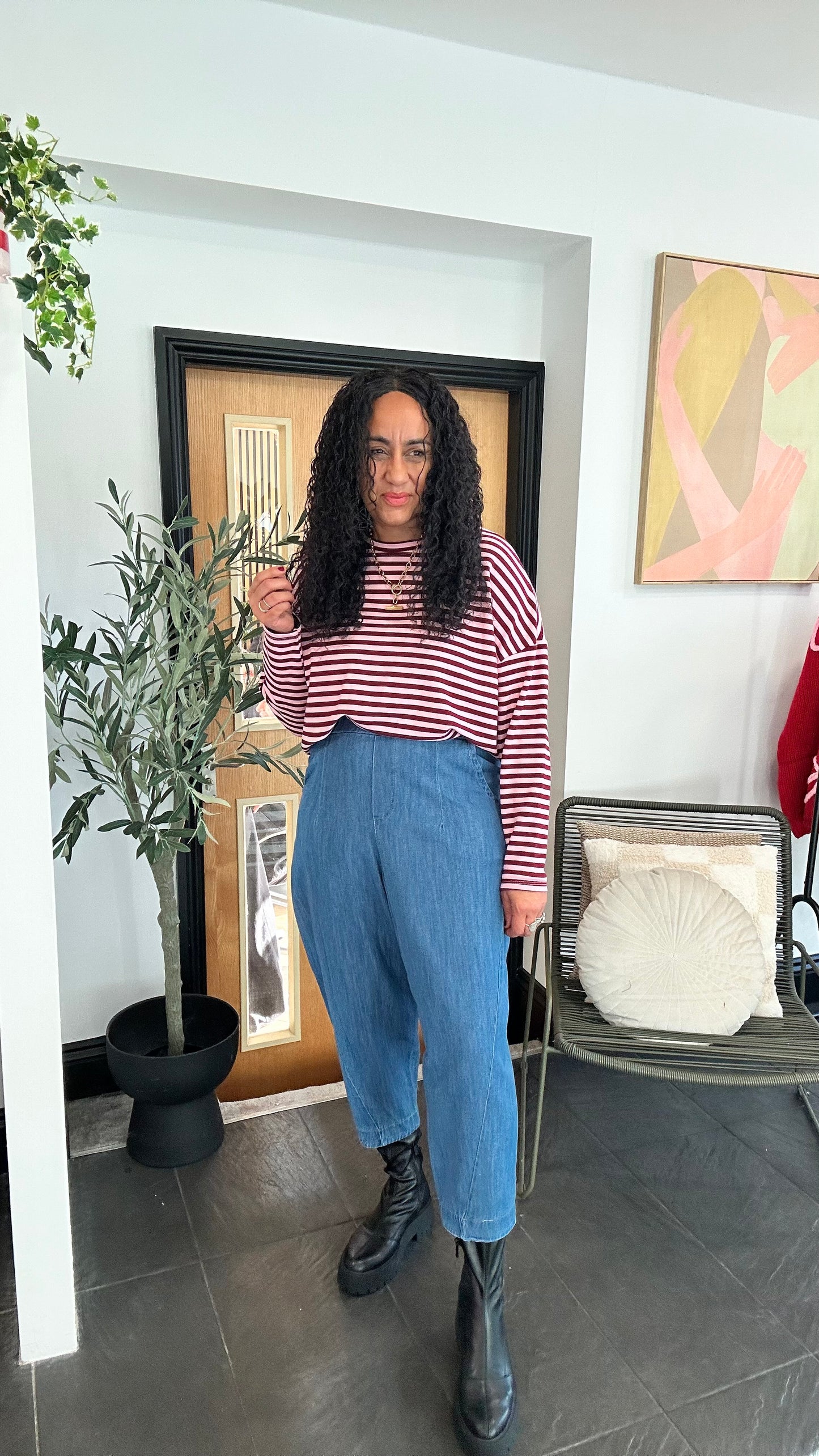 BARREL LEG TRADITIONAL WASH DENIM JOGGERS *New