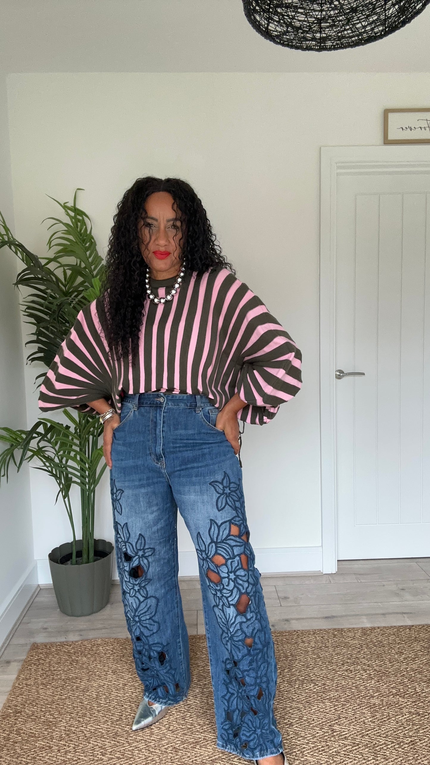FLORAL CUT OUT STENCIL DENIM *New