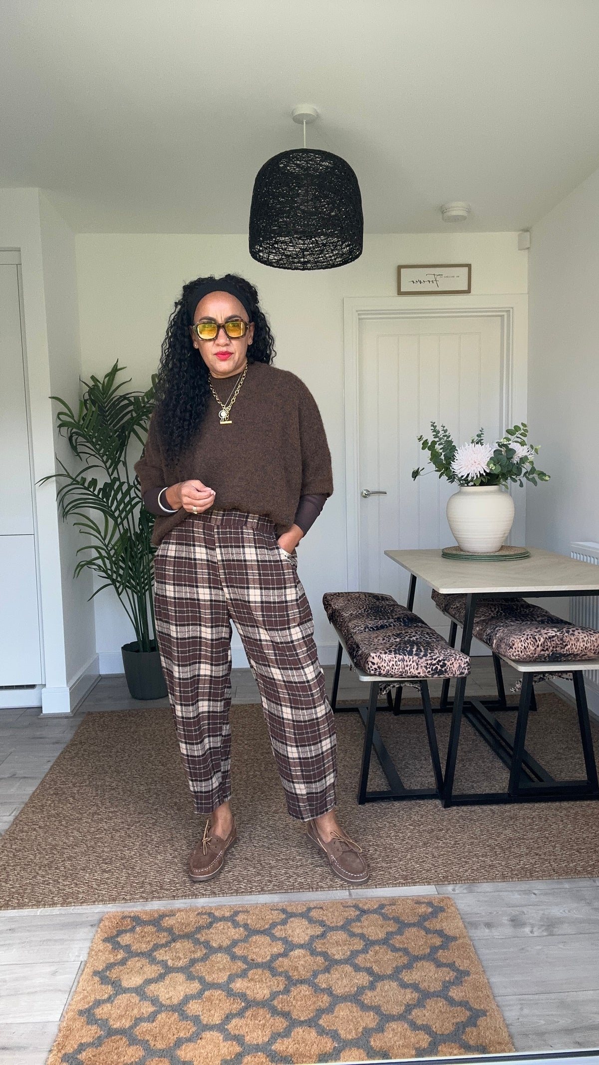 AIRA CHECK BARELL LEG TROUSERS BROWN *New