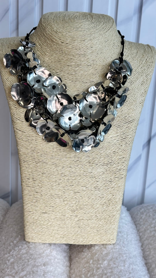 DAISY 3D NECKLACE SILVER