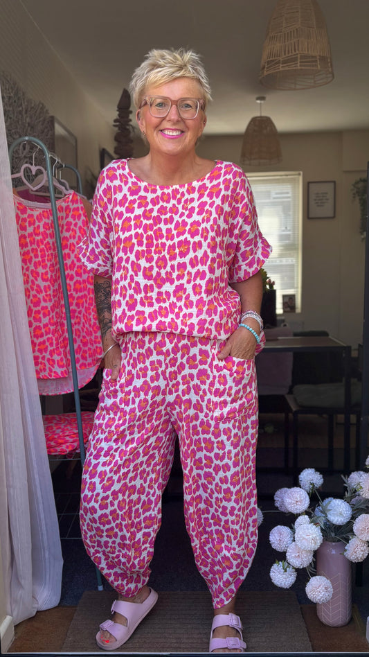 FRUITELLA LUXE LEOPARD BARREL LEG TROUSERS FUSCHIA LEOPARD *New