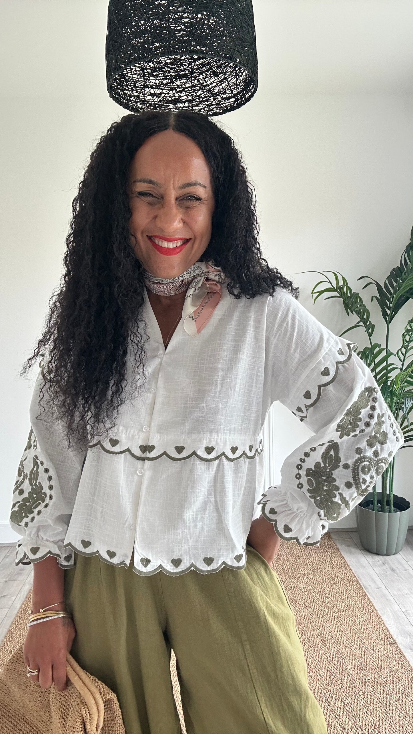 JACEN EMBROIDERY BOHEMIAN SLEEVED BLOUSE KHAKI *New
