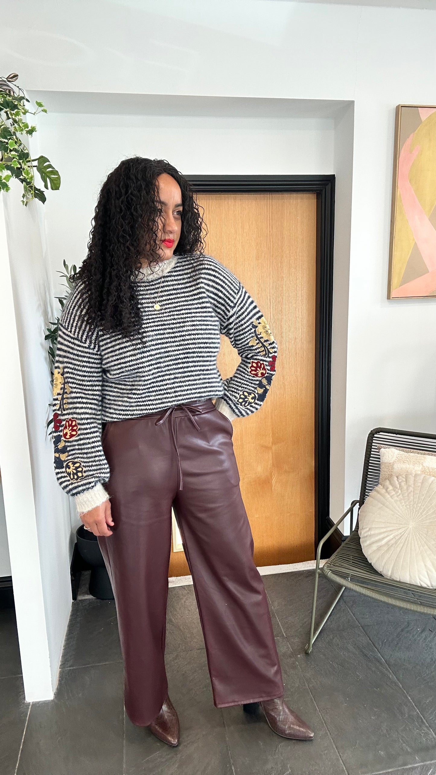 TRIXI FAUX LEATHER TROUSERS BURGUNDY *New