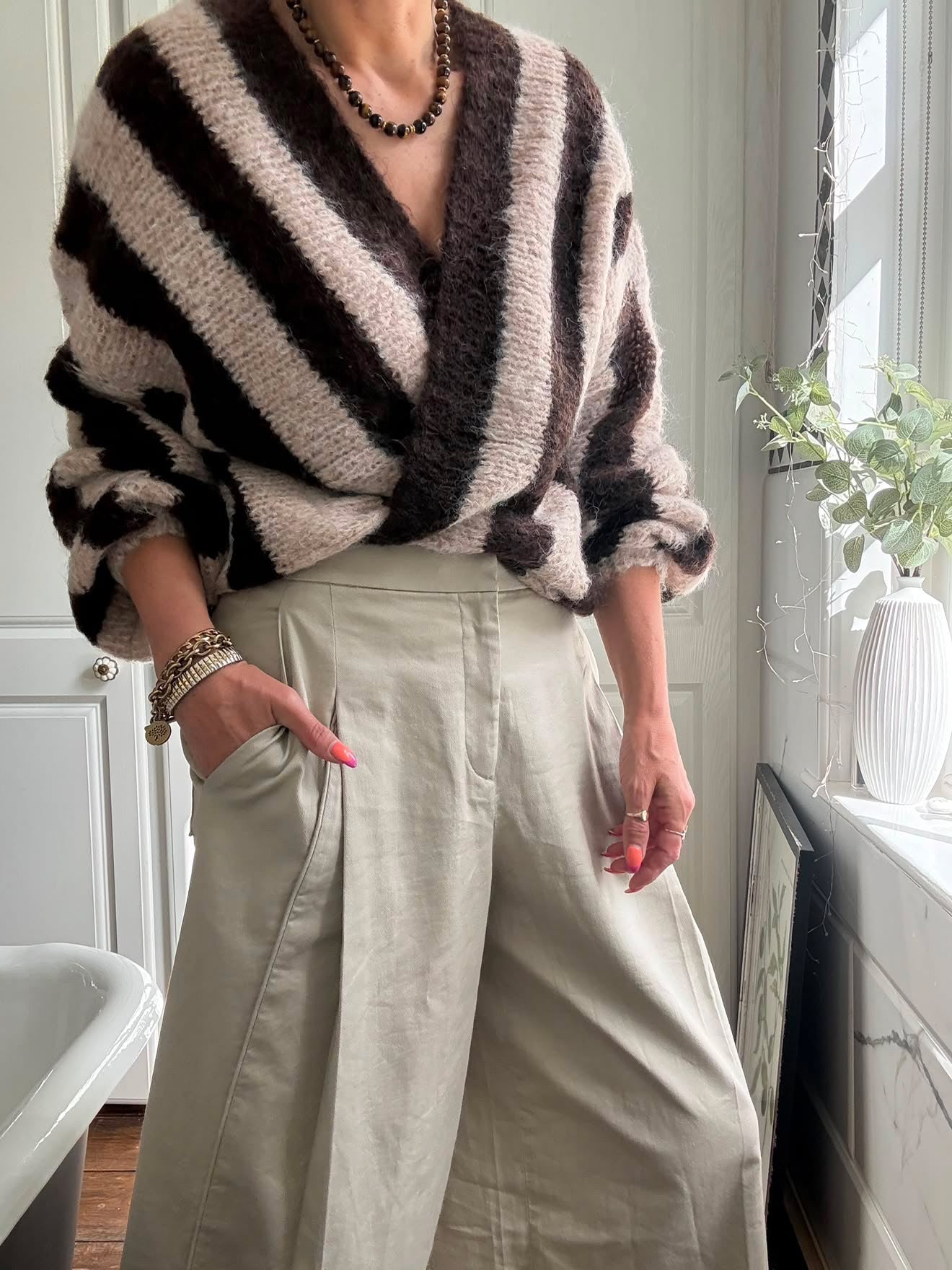 VESA STRIPE CARDIGAN CREAM & BROWN *New