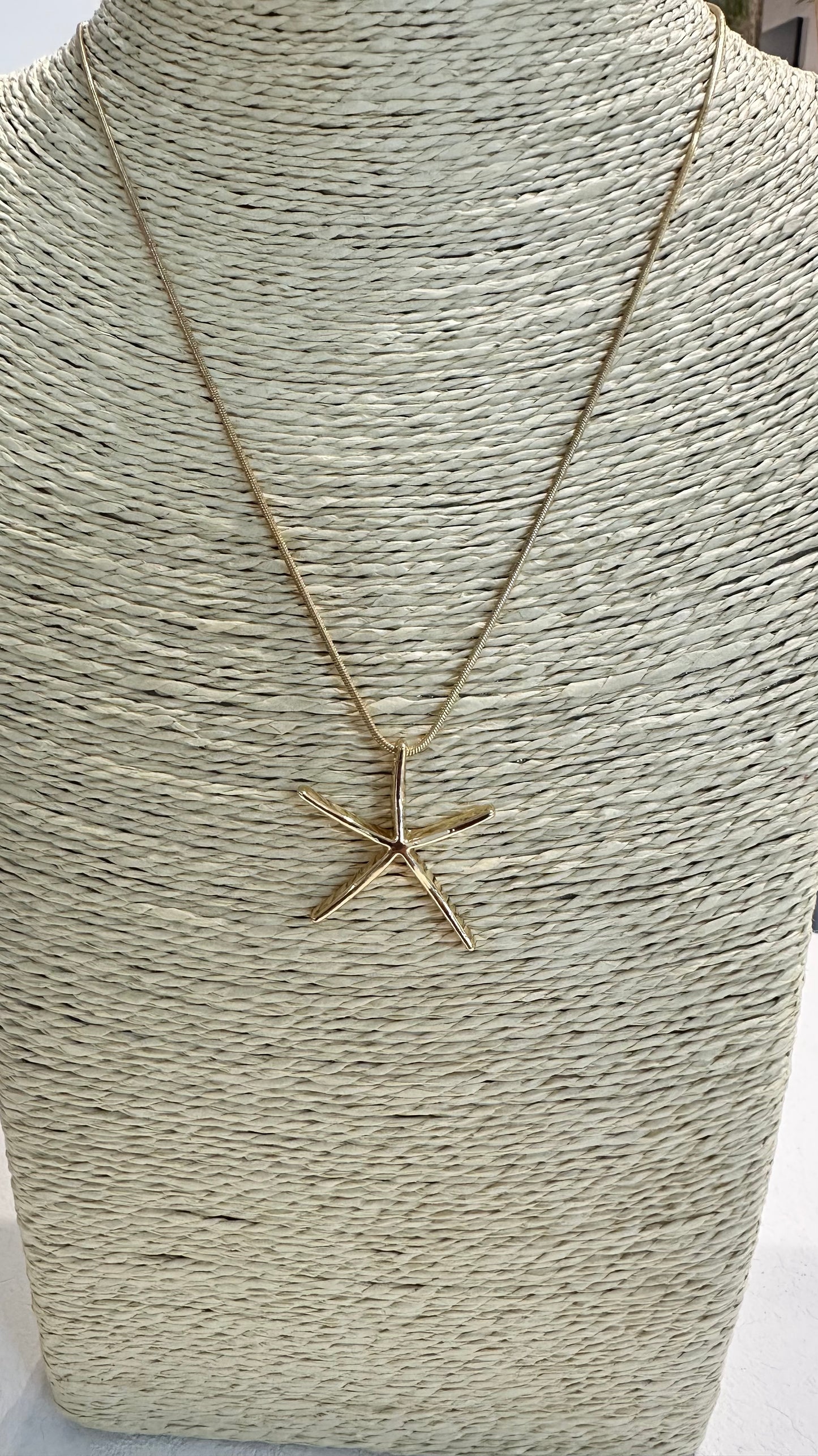 SIENNA STAR FISH CHAIN NECKLACE GOLD