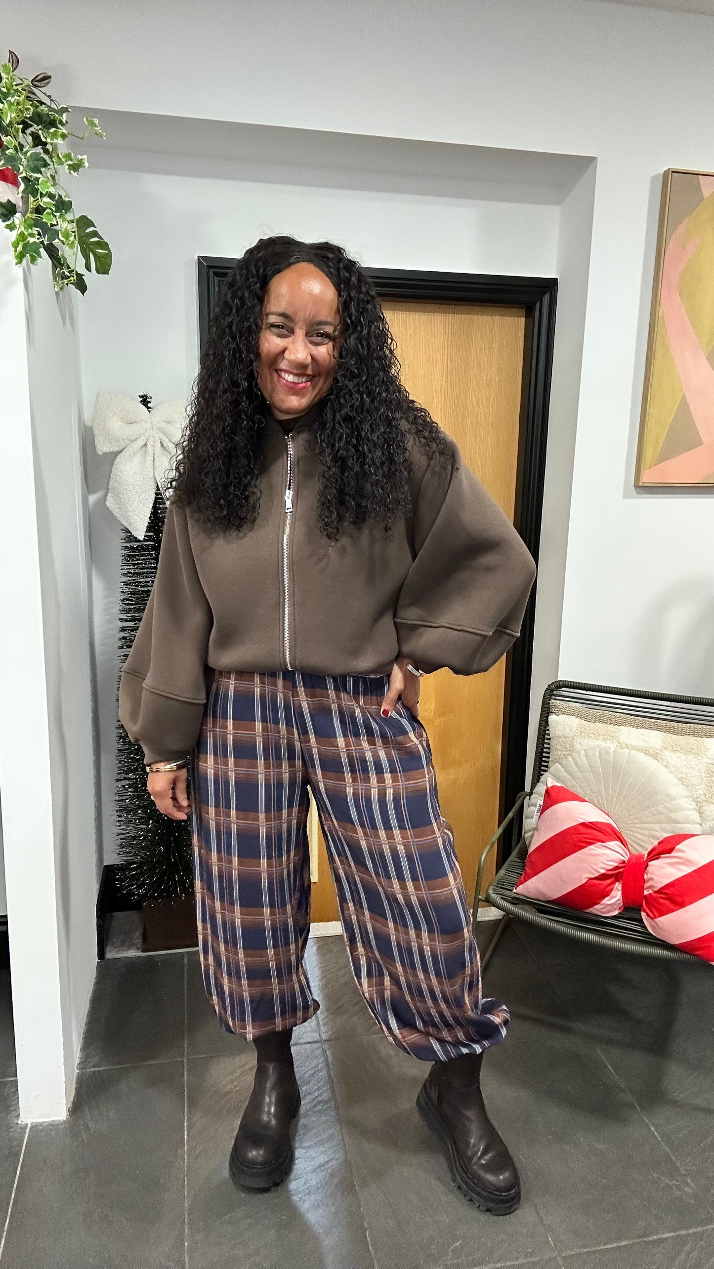 CLAUDIA PLAID CUFFED JOGGERS *New