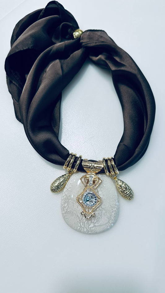 JAN CHOCOLATE BROWN SCARF NECKLACE RESIN & GOLD *New