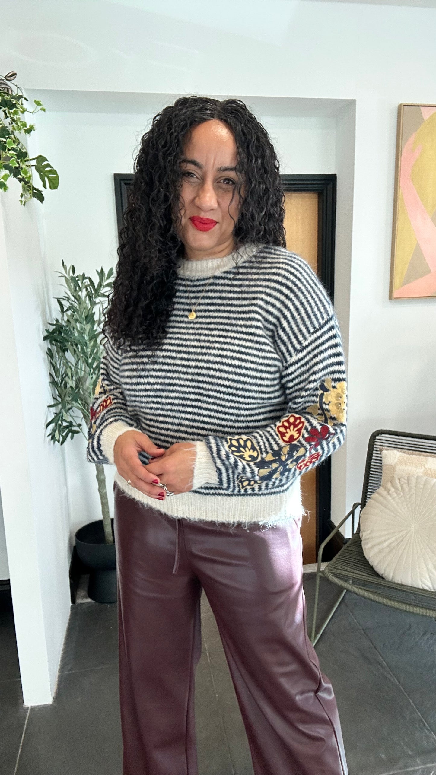 CONISTAN FLORAL SLEEVED JUMPER NAVY *New