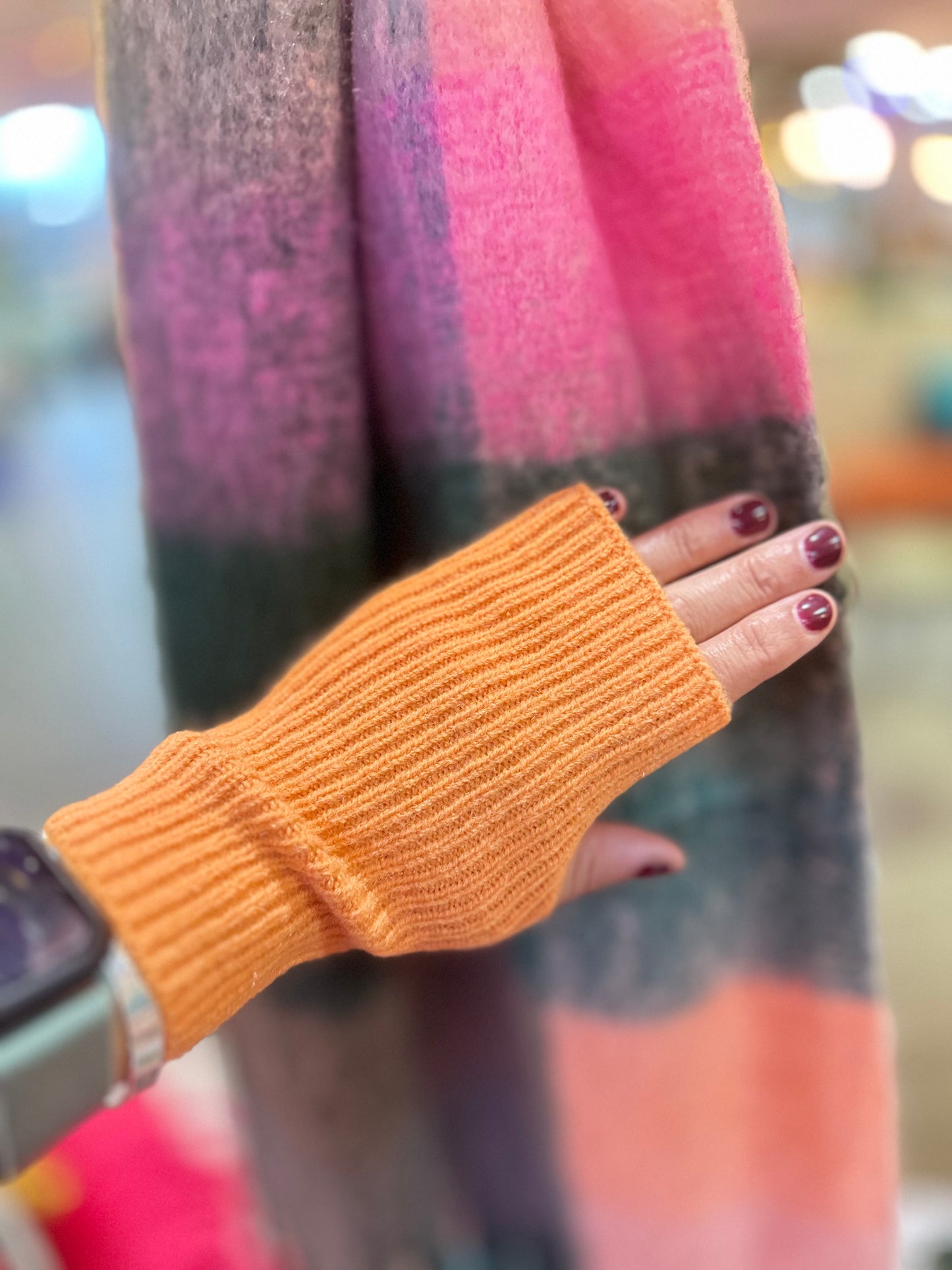 FINGERLESS GLOVES ORANGE *New