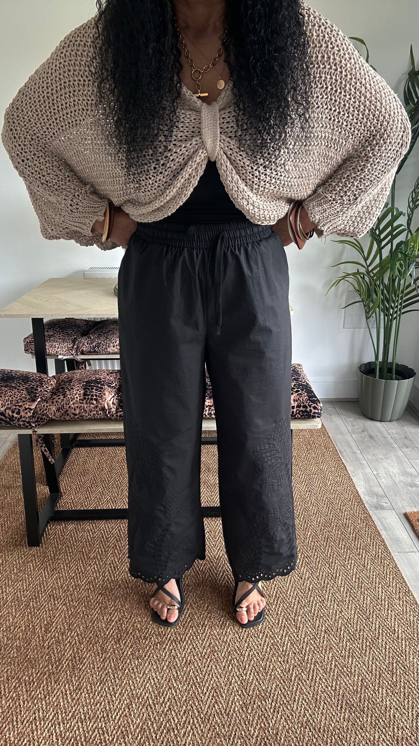 EMBROIDERED PALM WIDE LEG TROUSERS BLACK *New