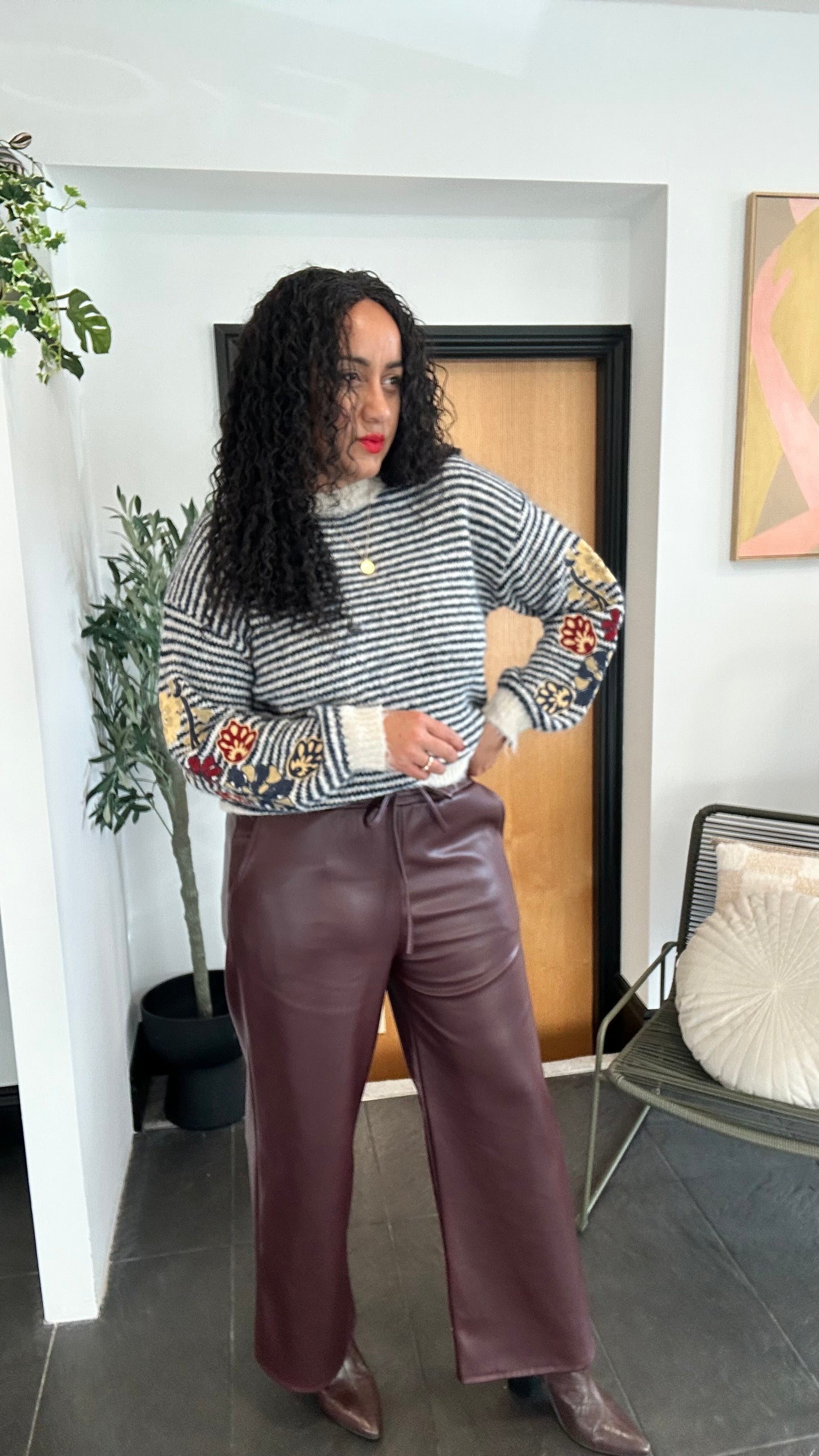 CONISTAN FLORAL SLEEVED JUMPER NAVY *New