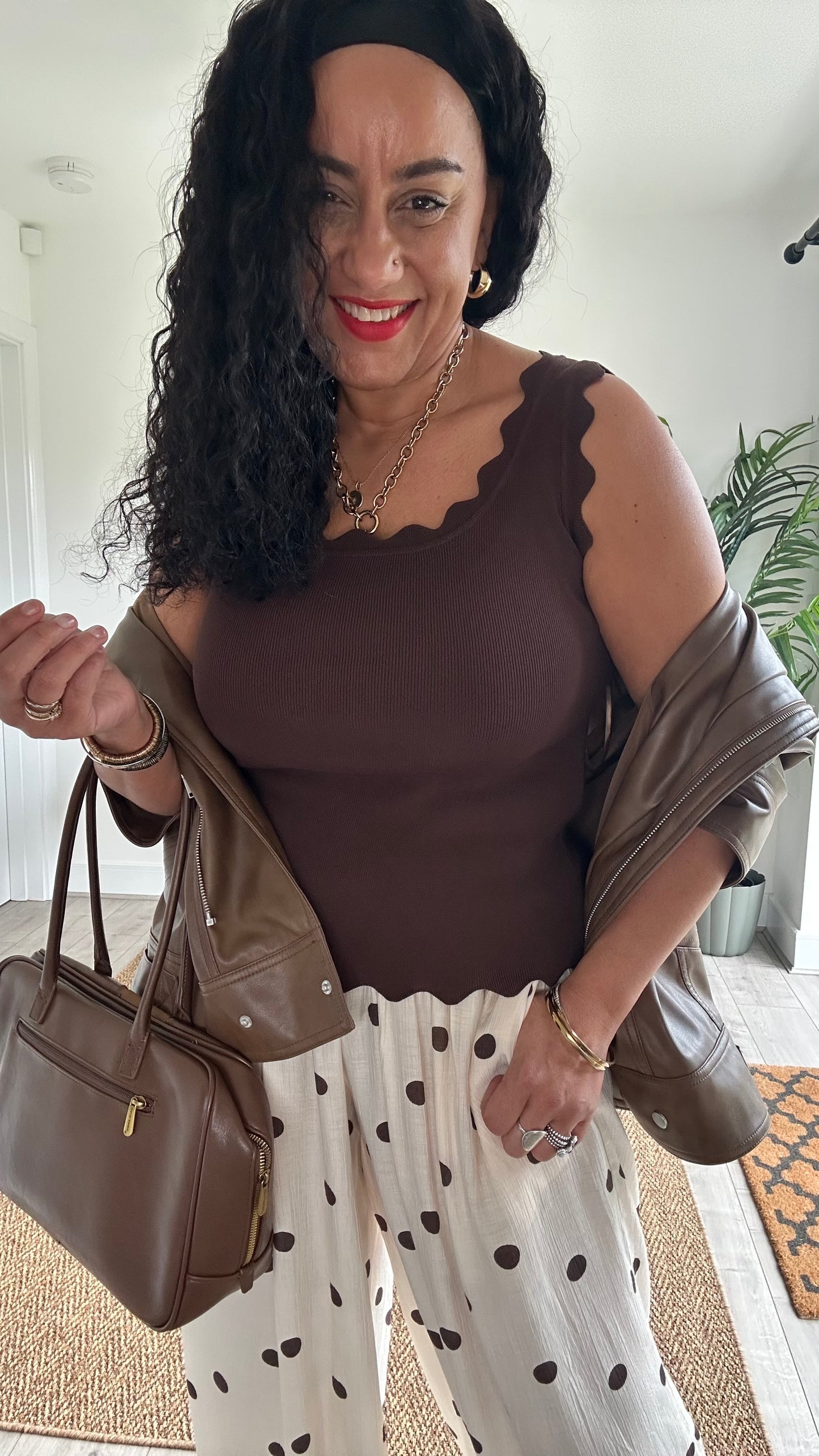 SCALLOPED VEST BROWN *New