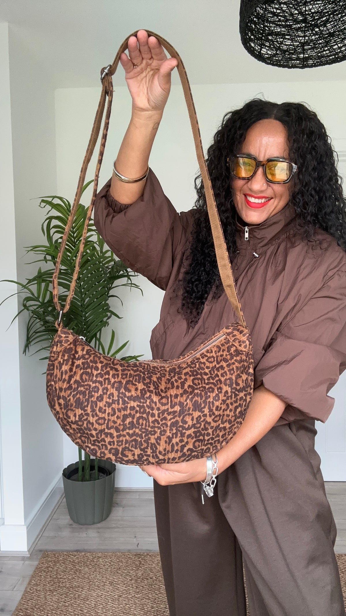 MILLIE LEOPARD MOON BAG LIGHT BROWN LEOPARD  *New