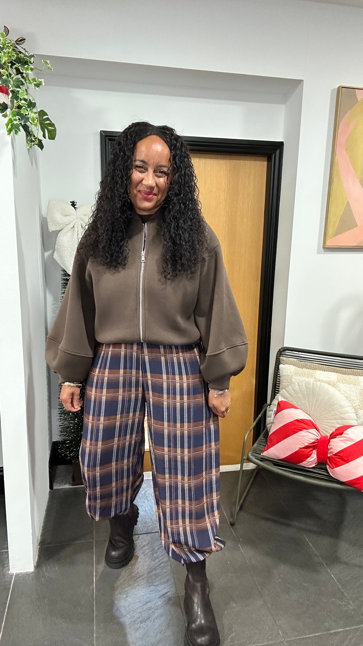 CLAUDIA PLAID CUFFED JOGGERS *New