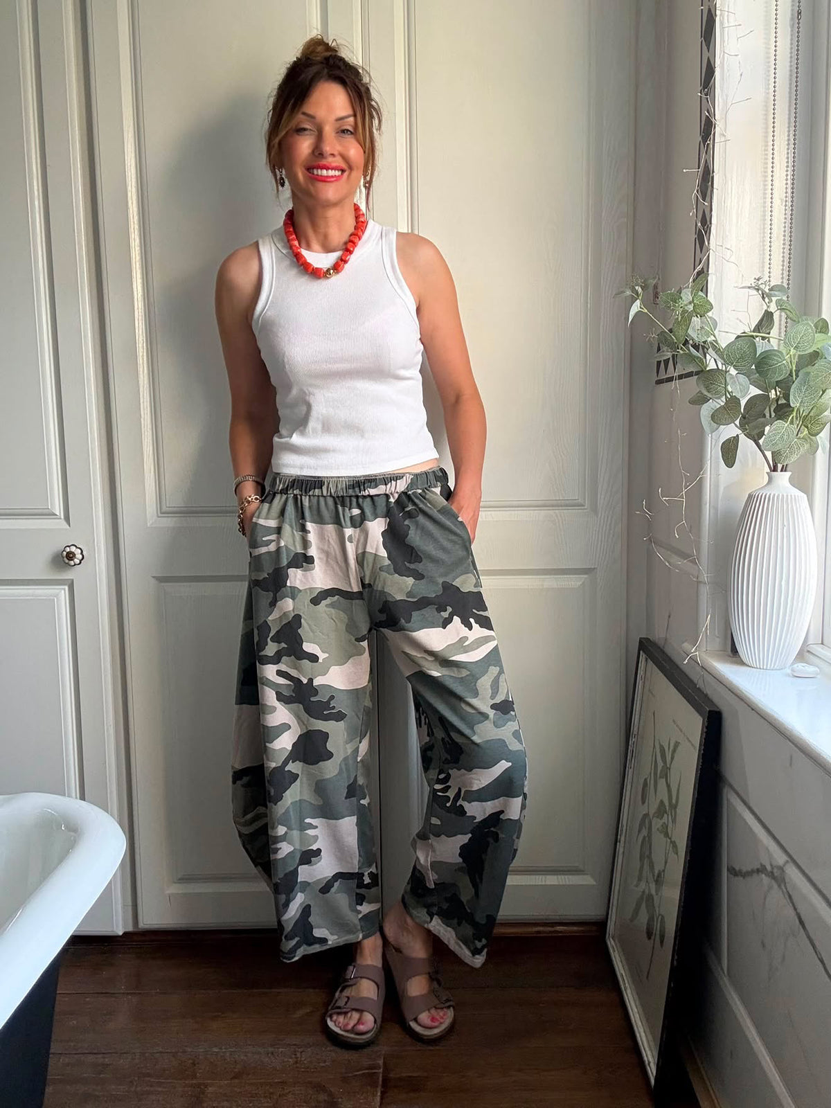 DEBORAH POCKET BARREL LEG TROUSERS CAMOUFLAGE *New